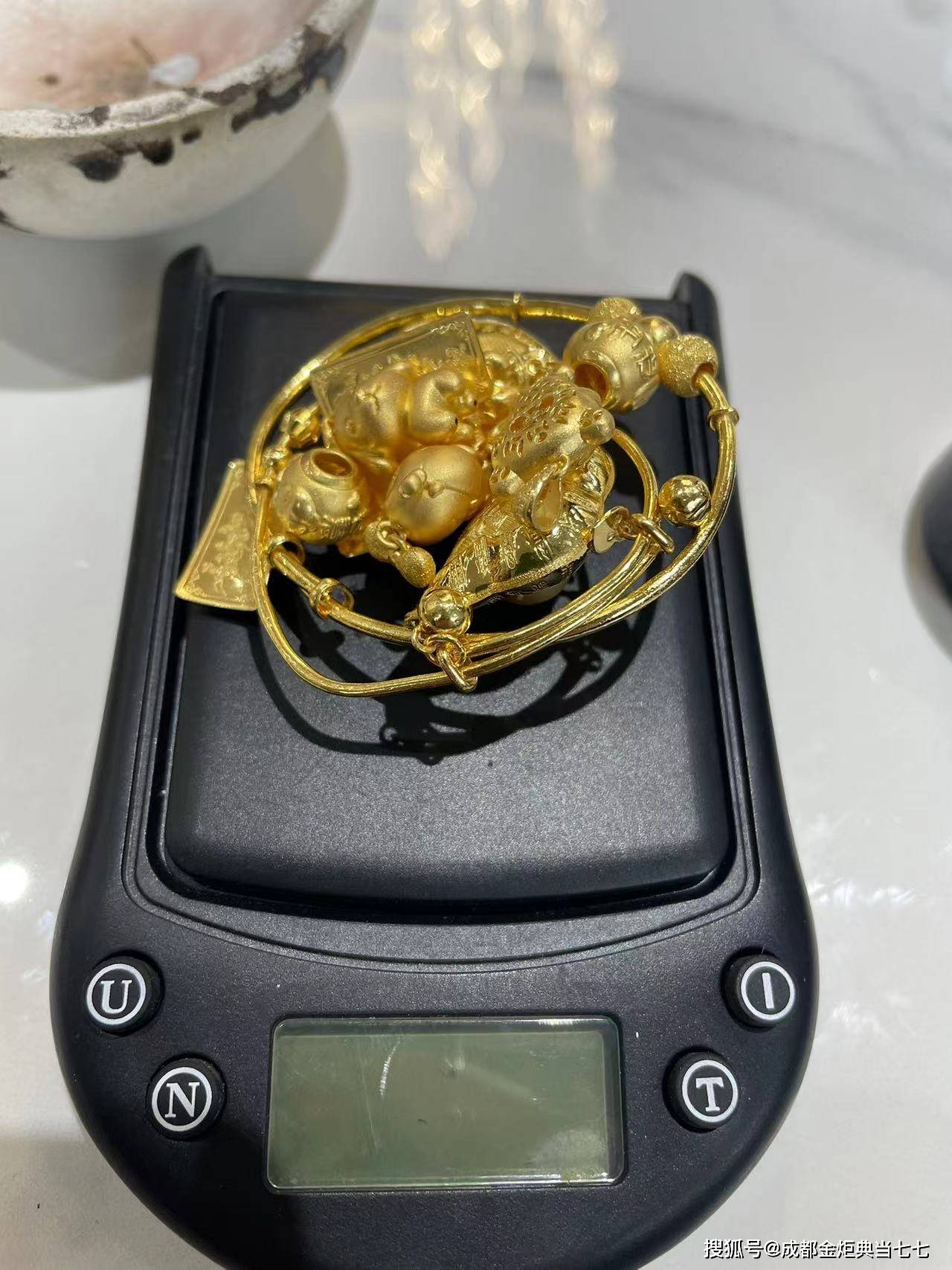 东至最新24小时上门回收金价方法分析(最方便真实的东至24小时上门回收黄金方法)